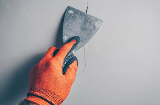 Boucher un trou, une fissure murale...(HORS Marchandises) : TARIF HORAIRE  